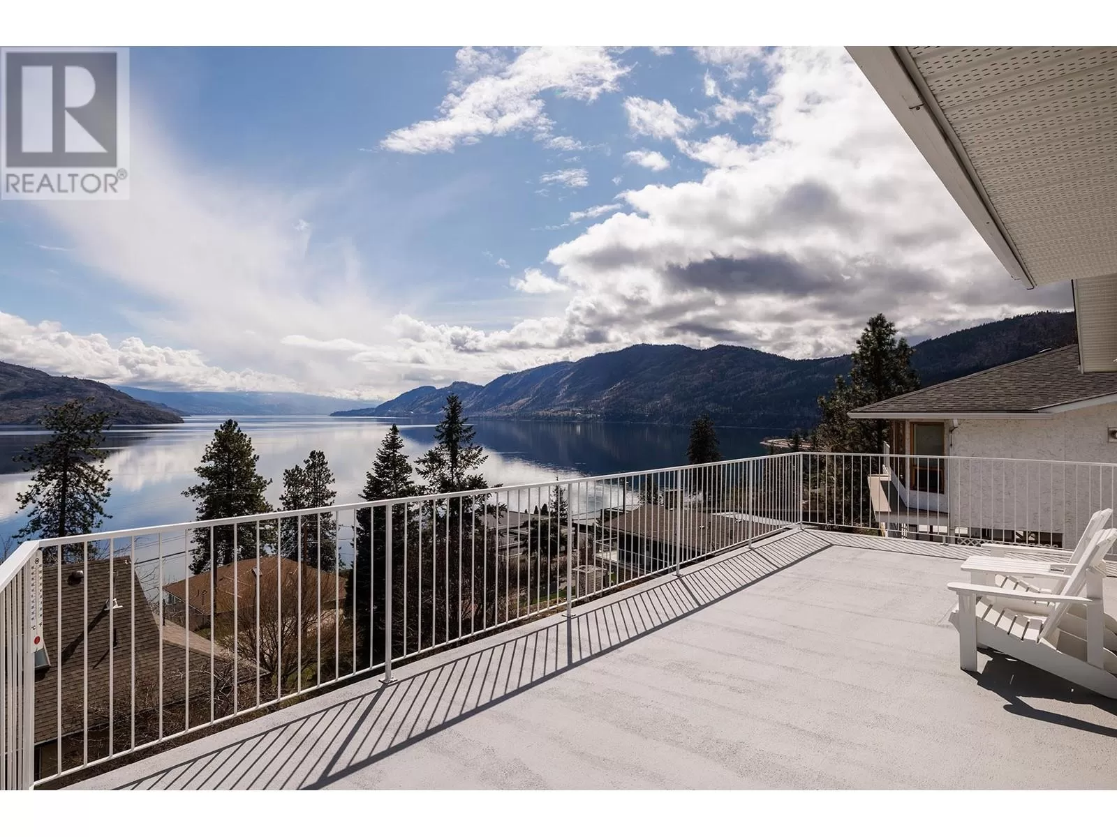 House for rent: 6335 Topham Place, Peachland, British Columbia V0H 1X7