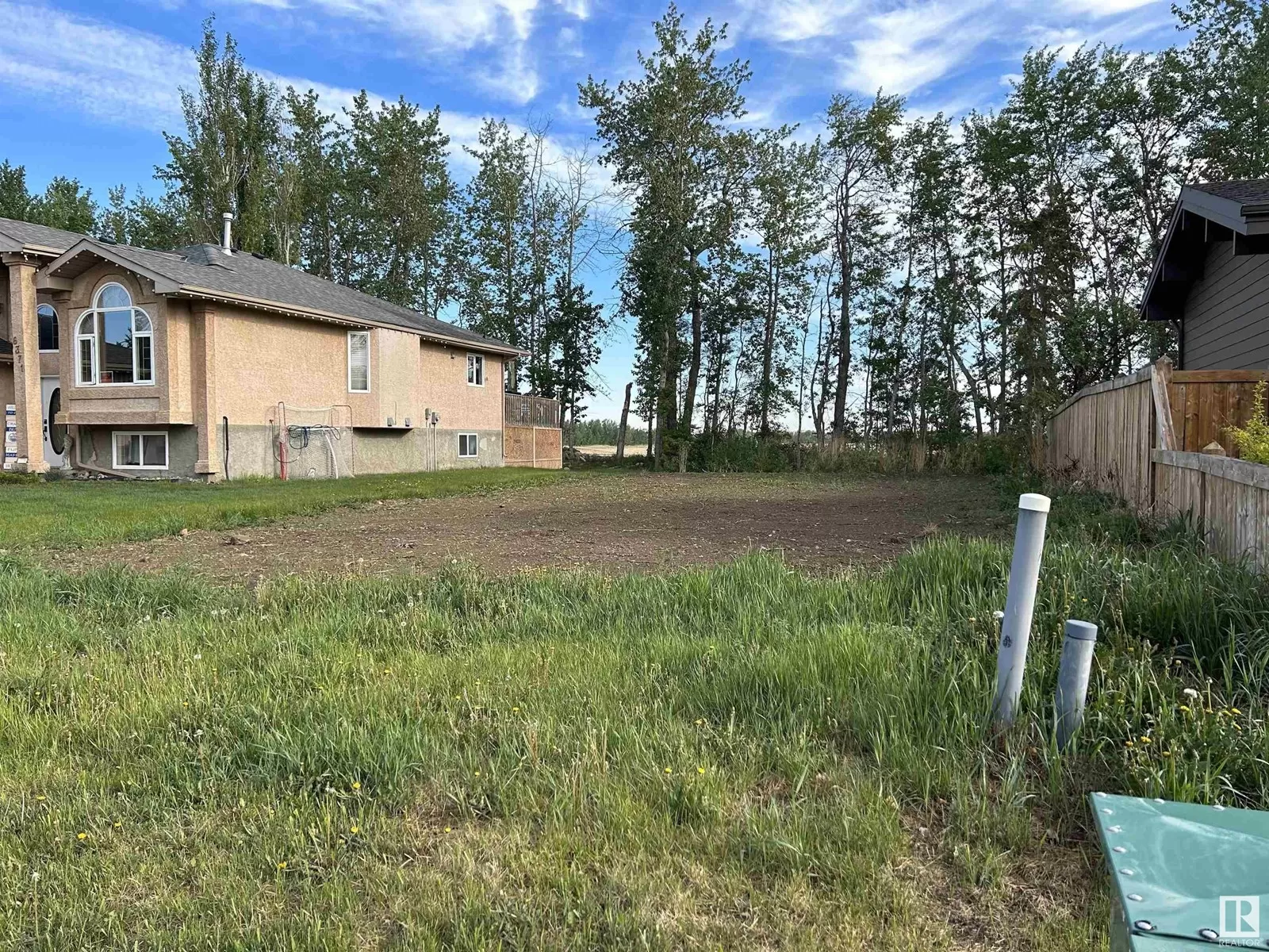 No Building for rent: 6367 53a Av, Redwater, Alberta T0A 2W0