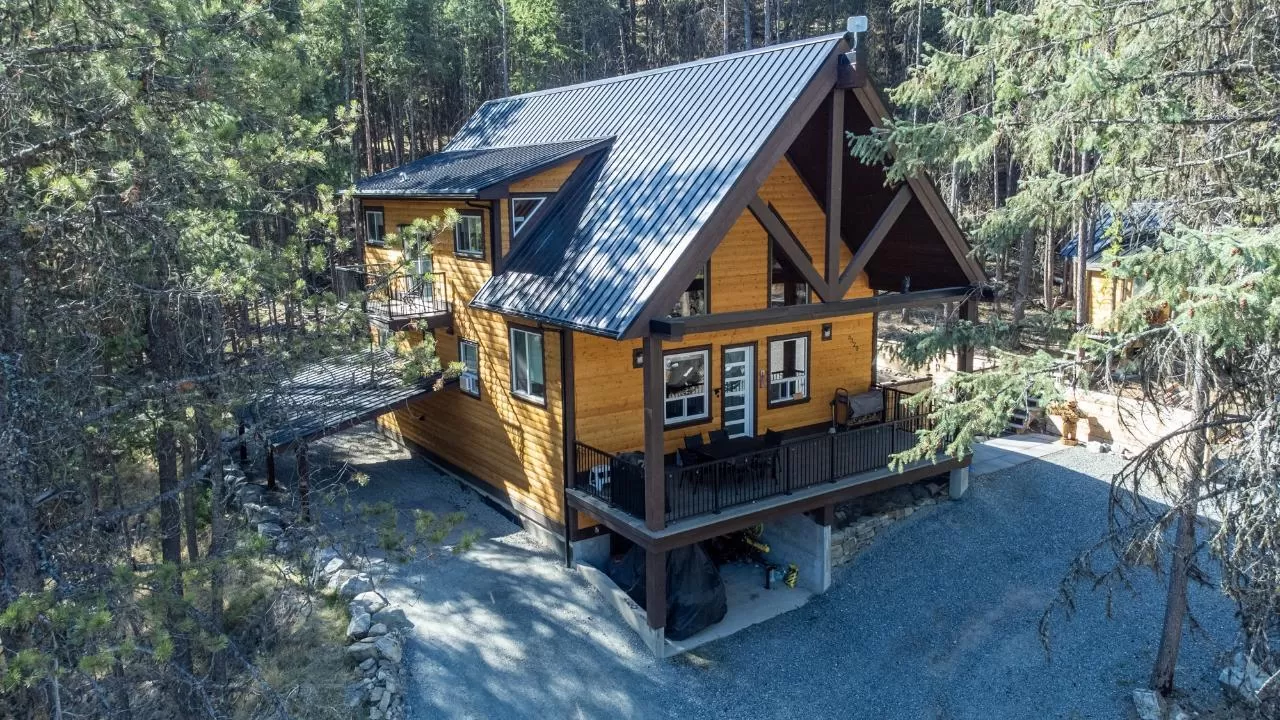 House for rent: 6392 Osprey Landing View, Wardner, British Columbia V0B 1J0