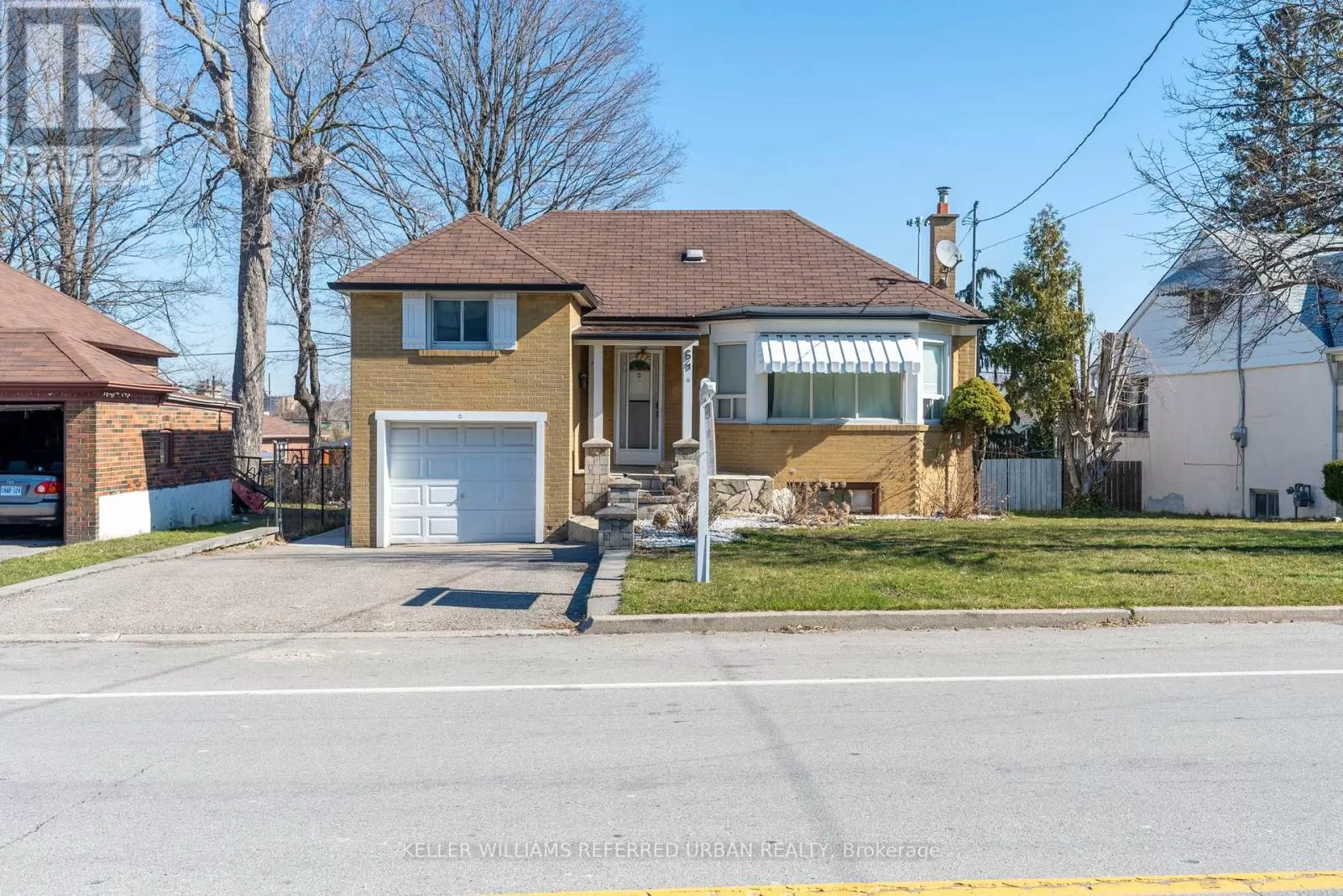 House for rent: 64 Pelmo Crescent, Toronto, Ontario M9N 2X5