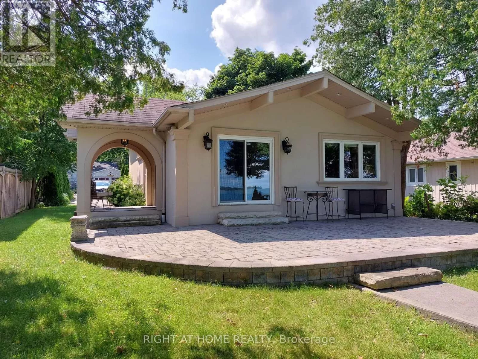 House for rent: 643 Lakelands Avenue, Innisfil, Ontario L9S 4E5