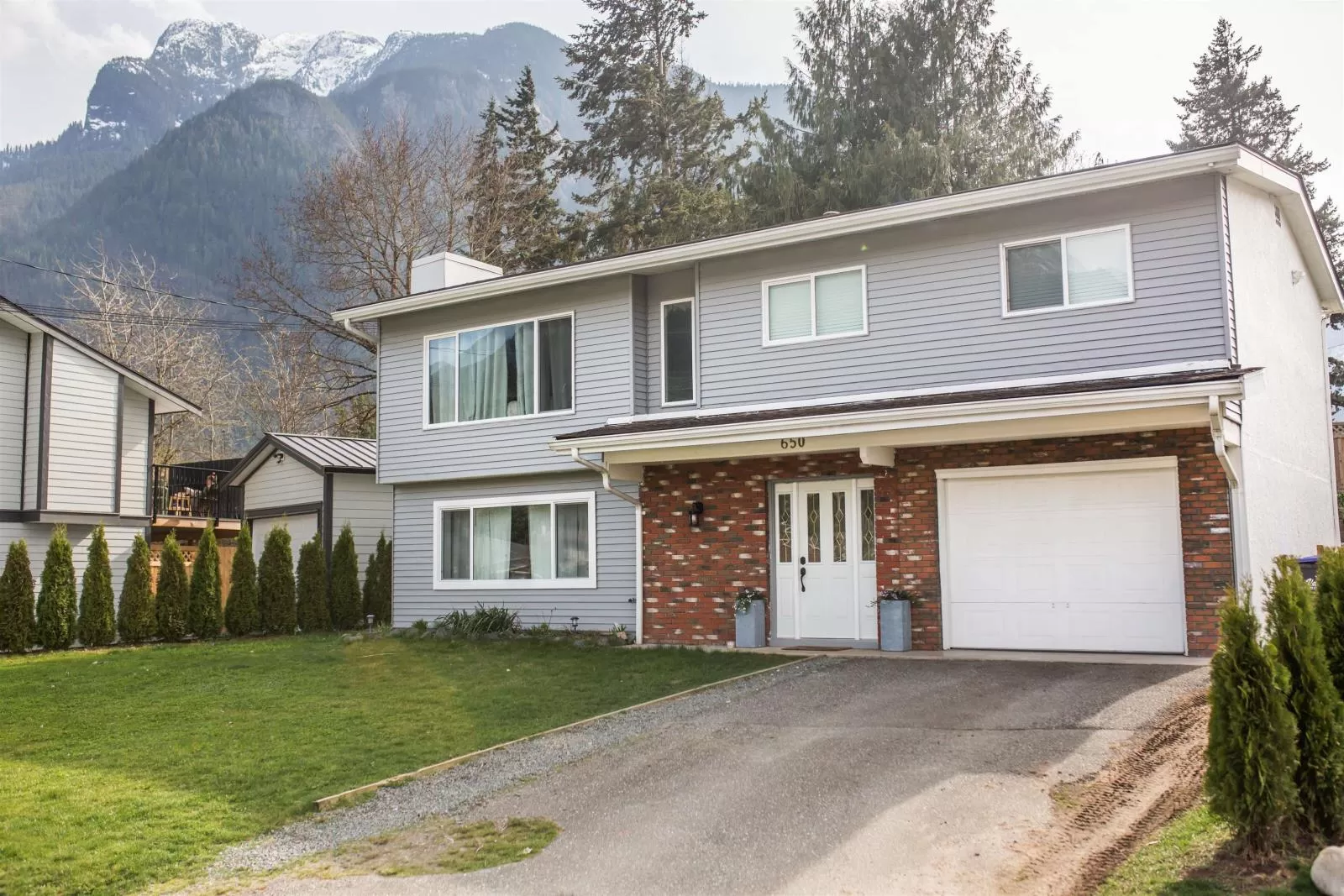 House for rent: 650 Ogilvie Road, Hope, British Columbia V0X 1L0