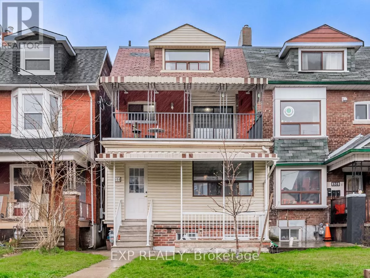 House for rent: 654 Crawford Street, Toronto, Ontario M6G 3K2