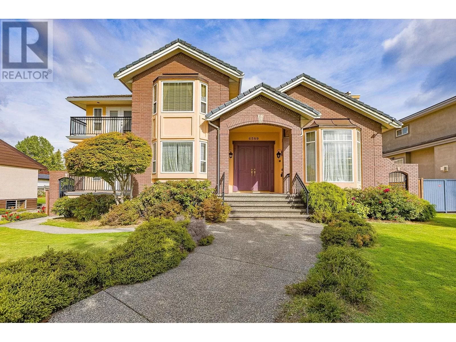 House for rent: 6589 Kitchener Street, Burnaby, British Columbia V5B 2J7