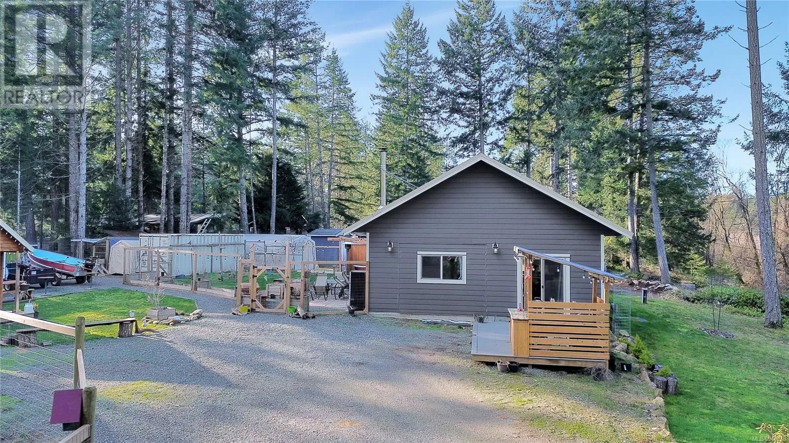 House for rent: 661 Dogwood Cres, Gabriola Island, British Columbia V0R 1X4