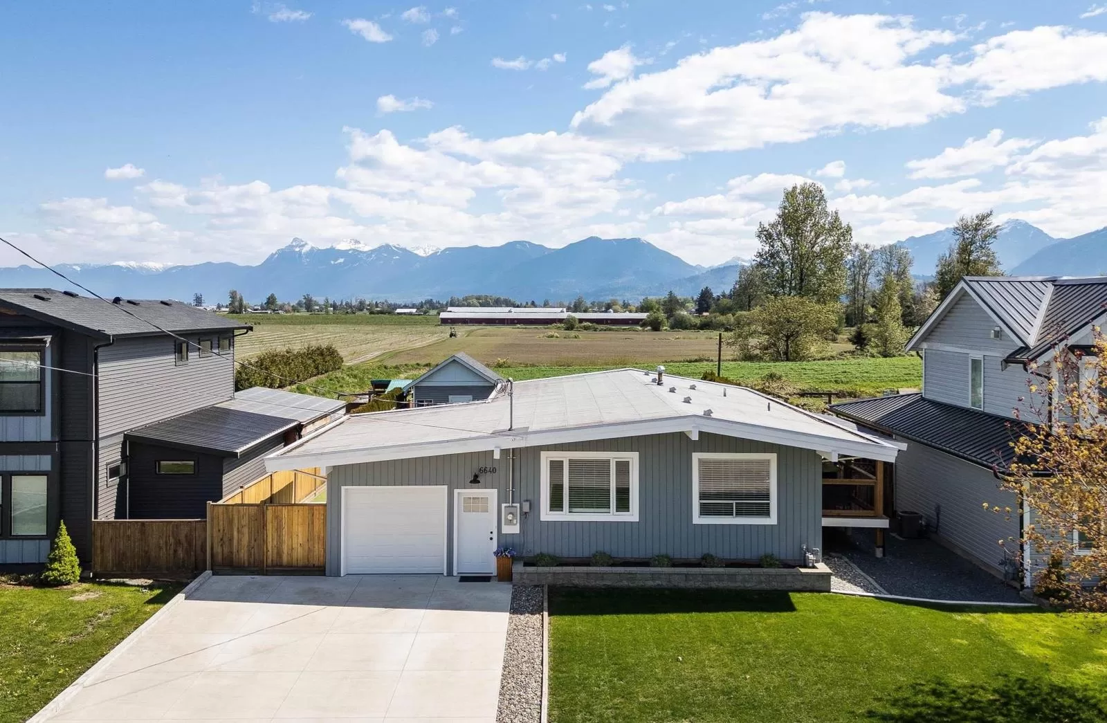 House for rent: 6640 Sumas Prairie Road, Sardis - Greendale, British Columbia V2R 4K1