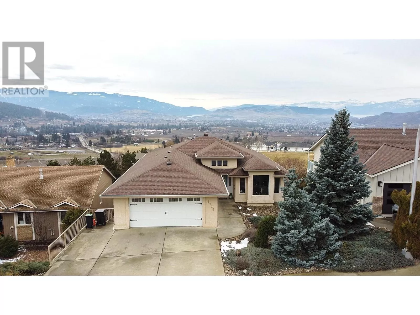 House for rent: 6736 Foothills Drive, Vernon, British Columbia V1B 2Y2