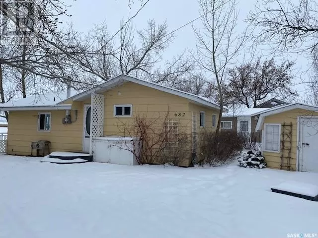 House for rent: 682 Aqualane Avenue, Aquadeo, Saskatchewan S0M 0L0