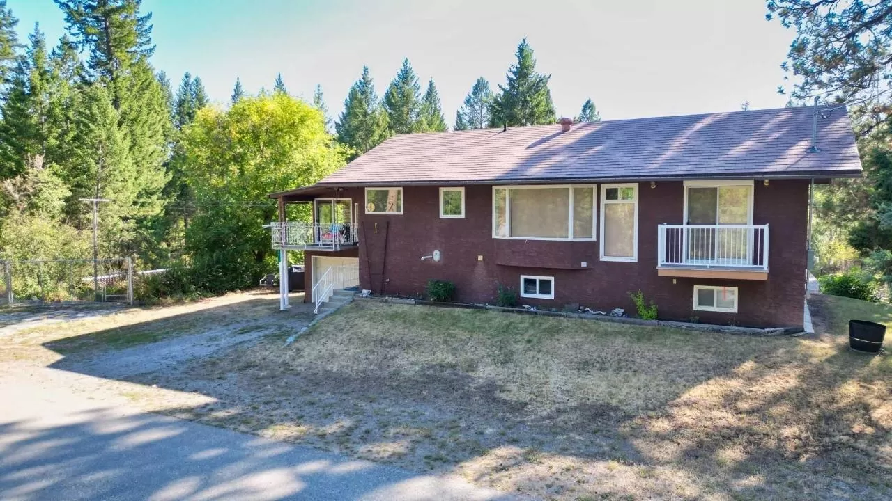 House for rent: 6835 Rosen Lake Rd, Jaffray, British Columbia V0B 1T0