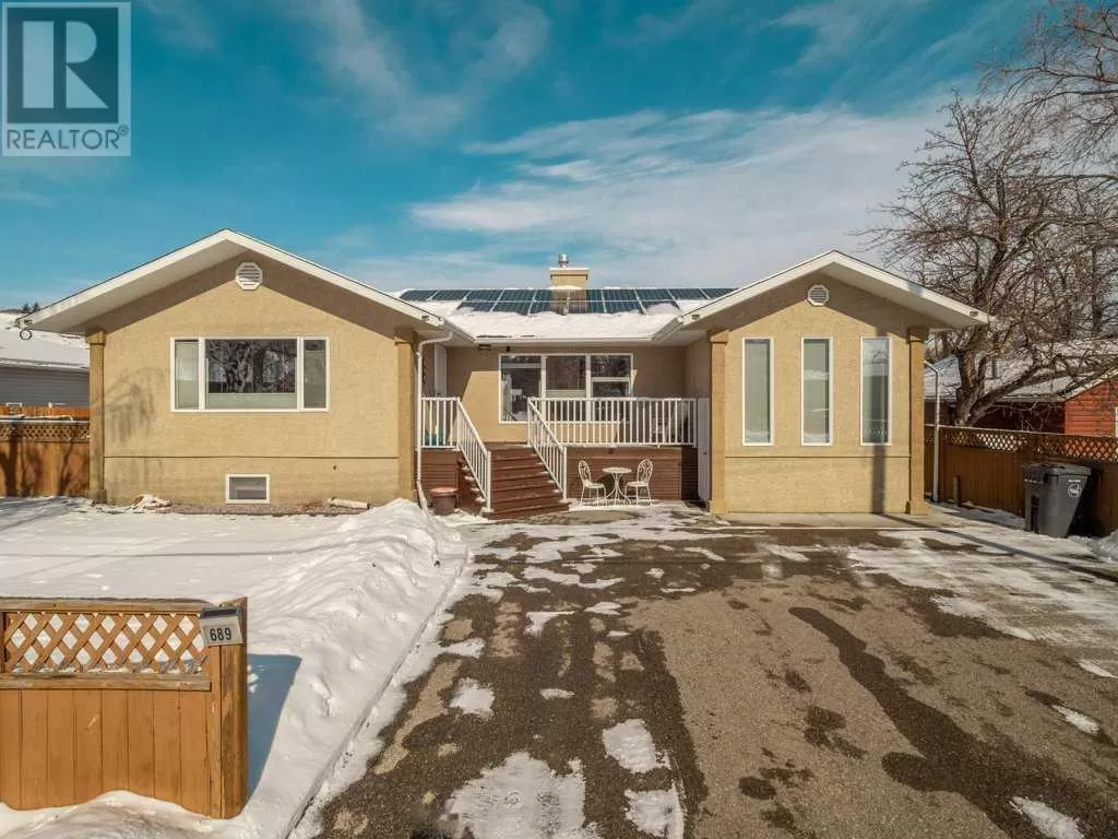 House for rent: 689 Frederick Street, Pincher Creek, Alberta T0K 1W0
