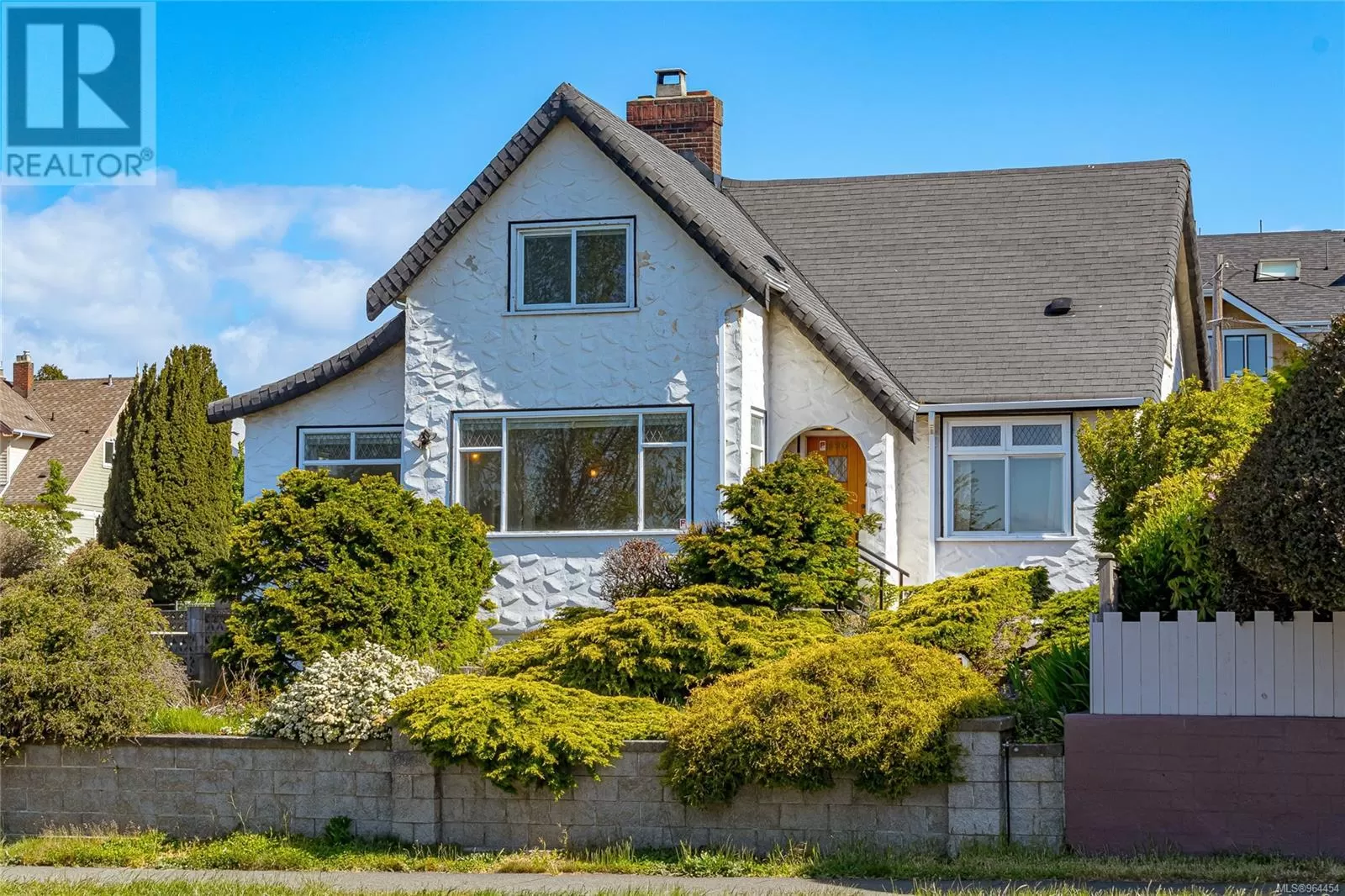 House for rent: 690 Dallas Rd, Victoria, British Columbia V8V 1B7