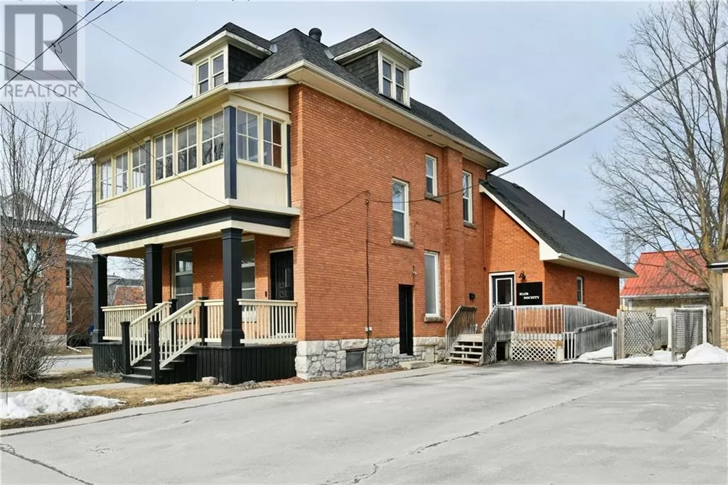 House for rent: 7 Argyle Street, Renfrew, Ontario K7V 1T2