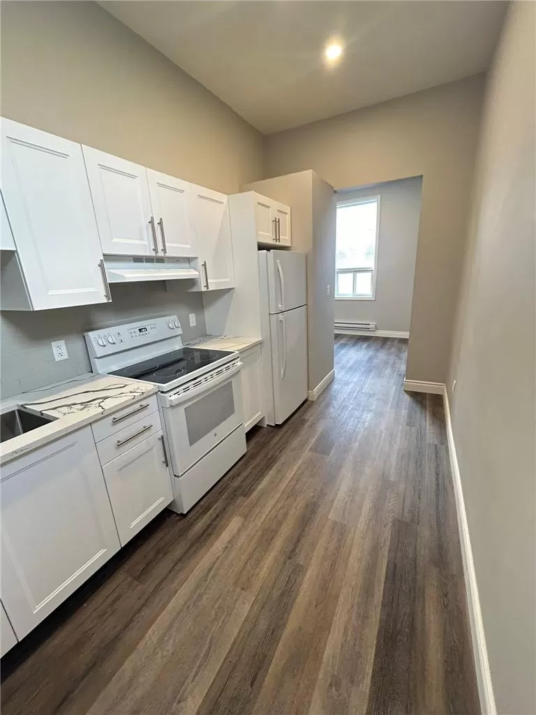 Apartment for rent: 7 Mary Street|unit #303, Hamilton, Ontario L8R 1J6