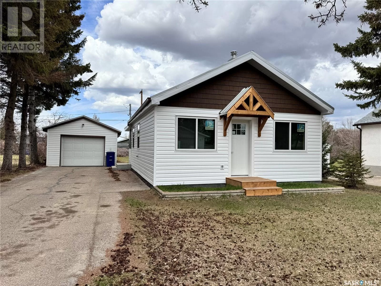 House for rent: 704 B Avenue E, Wynyard, Saskatchewan S0A 4T0