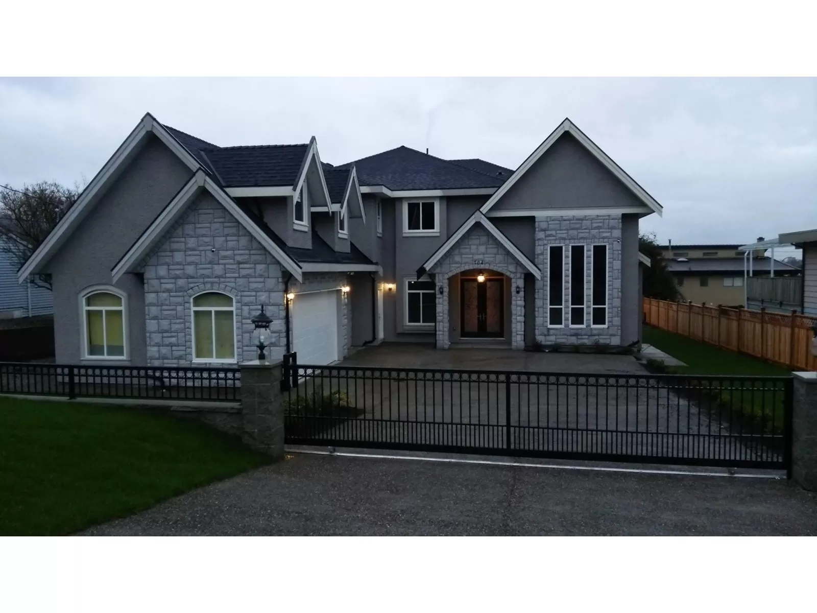 House for rent: 704 Quadling Avenue, Coquitlam, British Columbia V3K 1Z8