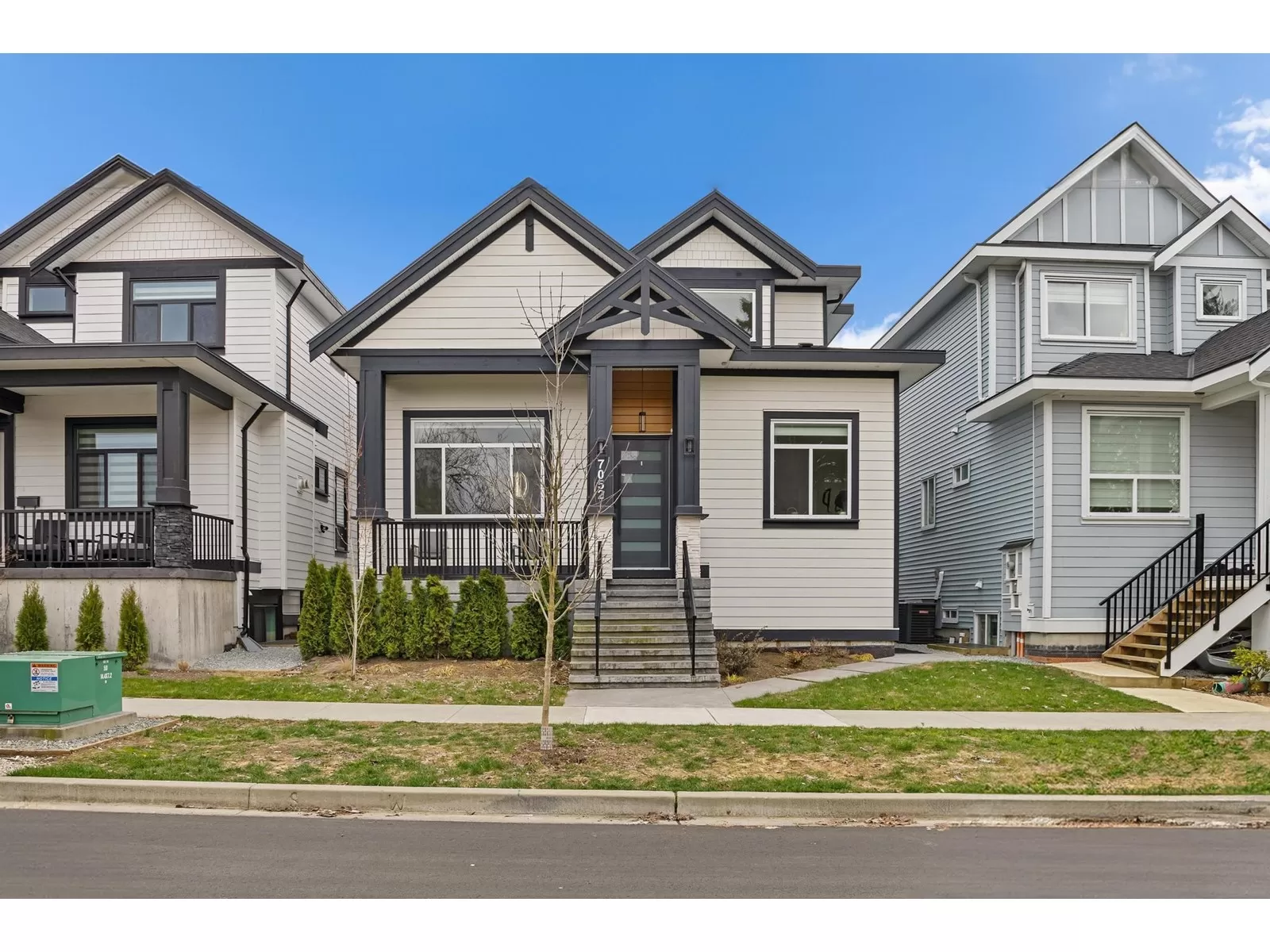 House for rent: 7052 194 Street, Surrey, British Columbia V4N 0C2