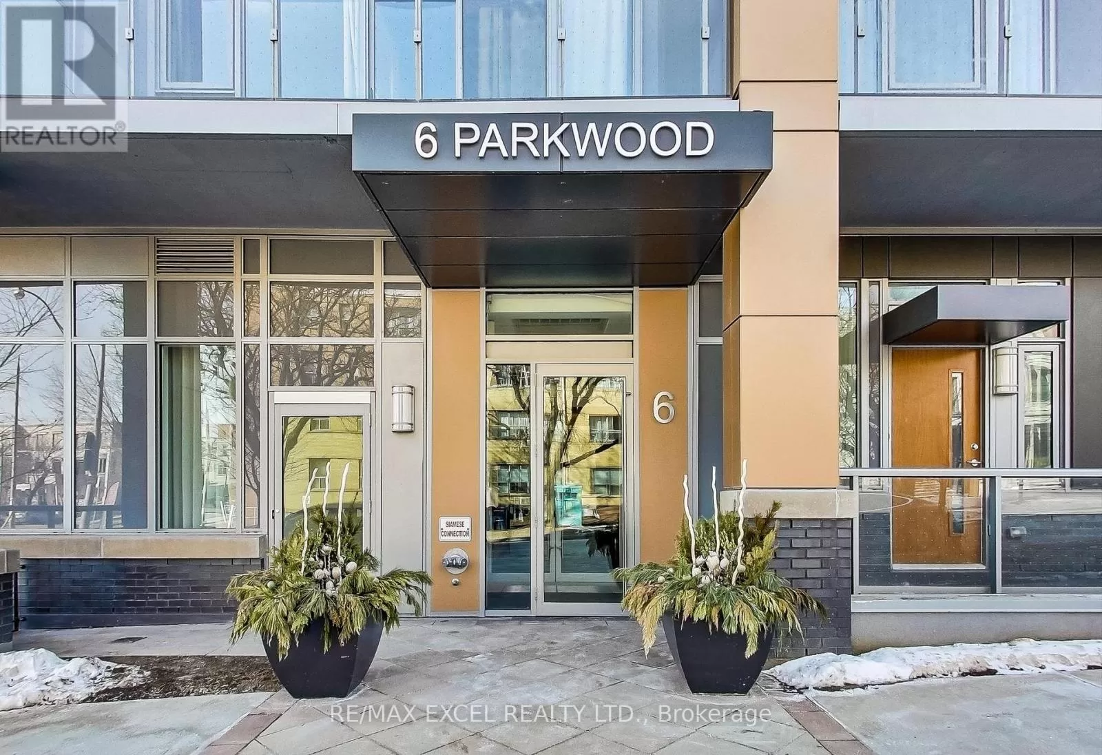 Apartment for rent: #706 -6 Parkwood Ave, Toronto, Ontario M4V 2W8