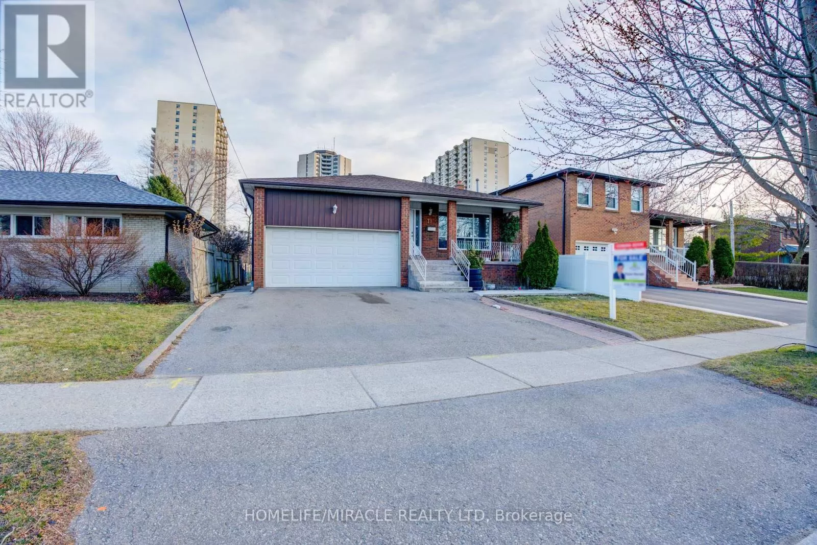 House for rent: 71 Kingsview Boulevard, Toronto, Ontario M9R 1V1
