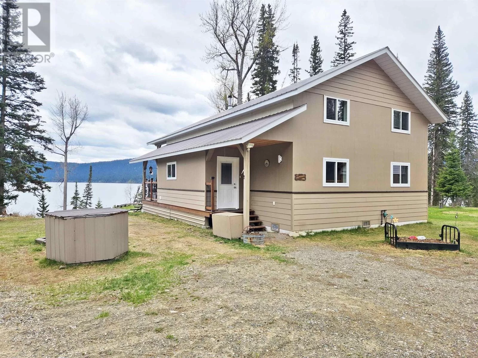 House for rent: 7132 Bowron Lake Road, Quesnel, British Columbia V0K 2R0