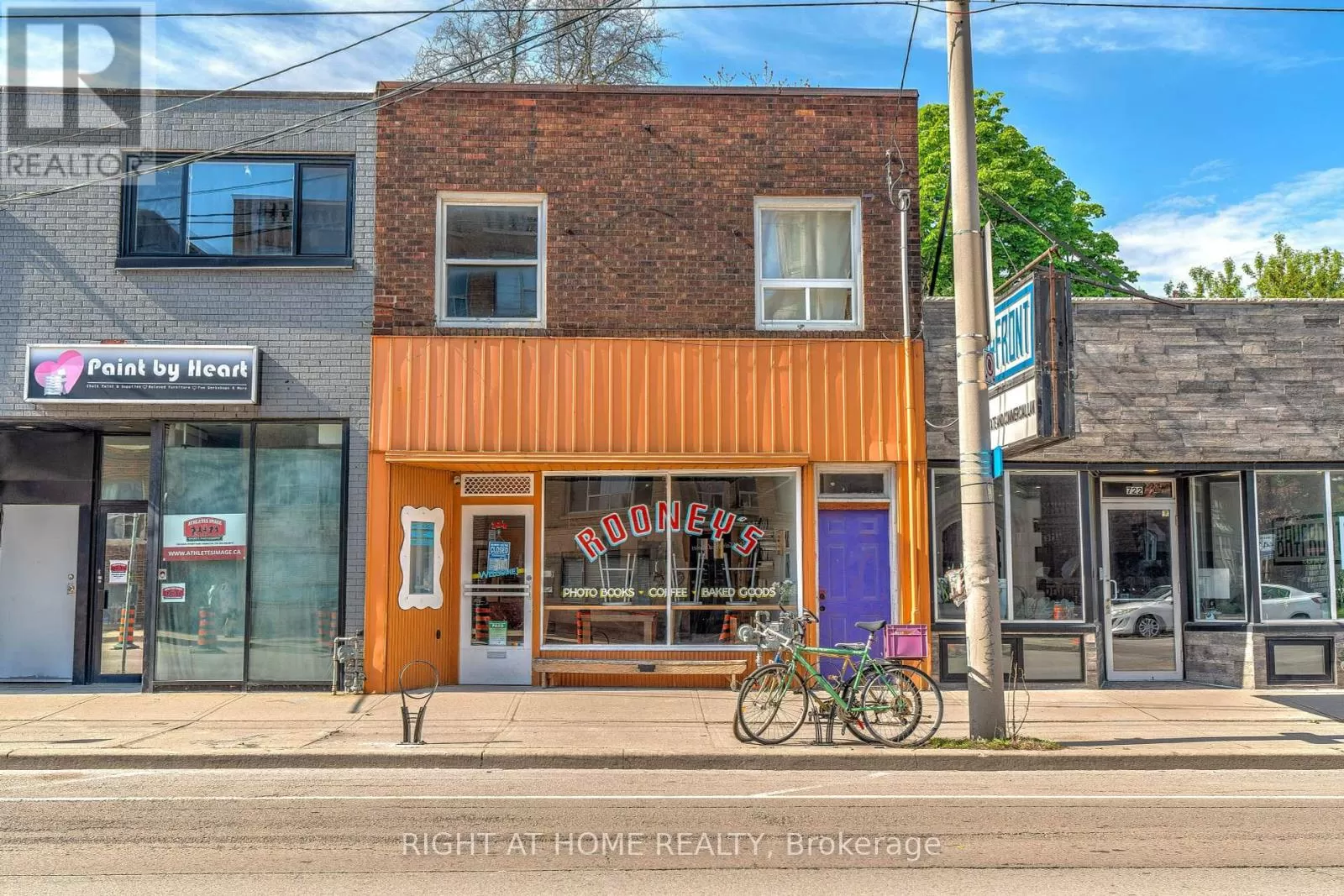 Residential Commercial Mix for rent: 724 Main Street E, Hamilton, Ontario L8M 1K9