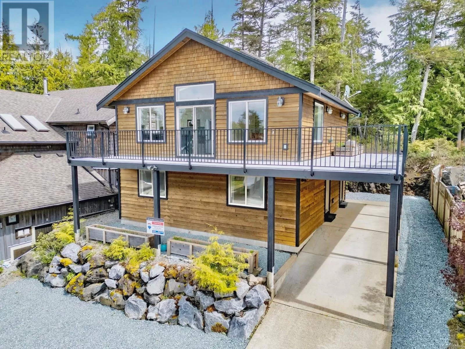 House for rent: 730 Ocean Park Dr, Tofino, British Columbia V0R 2Z0