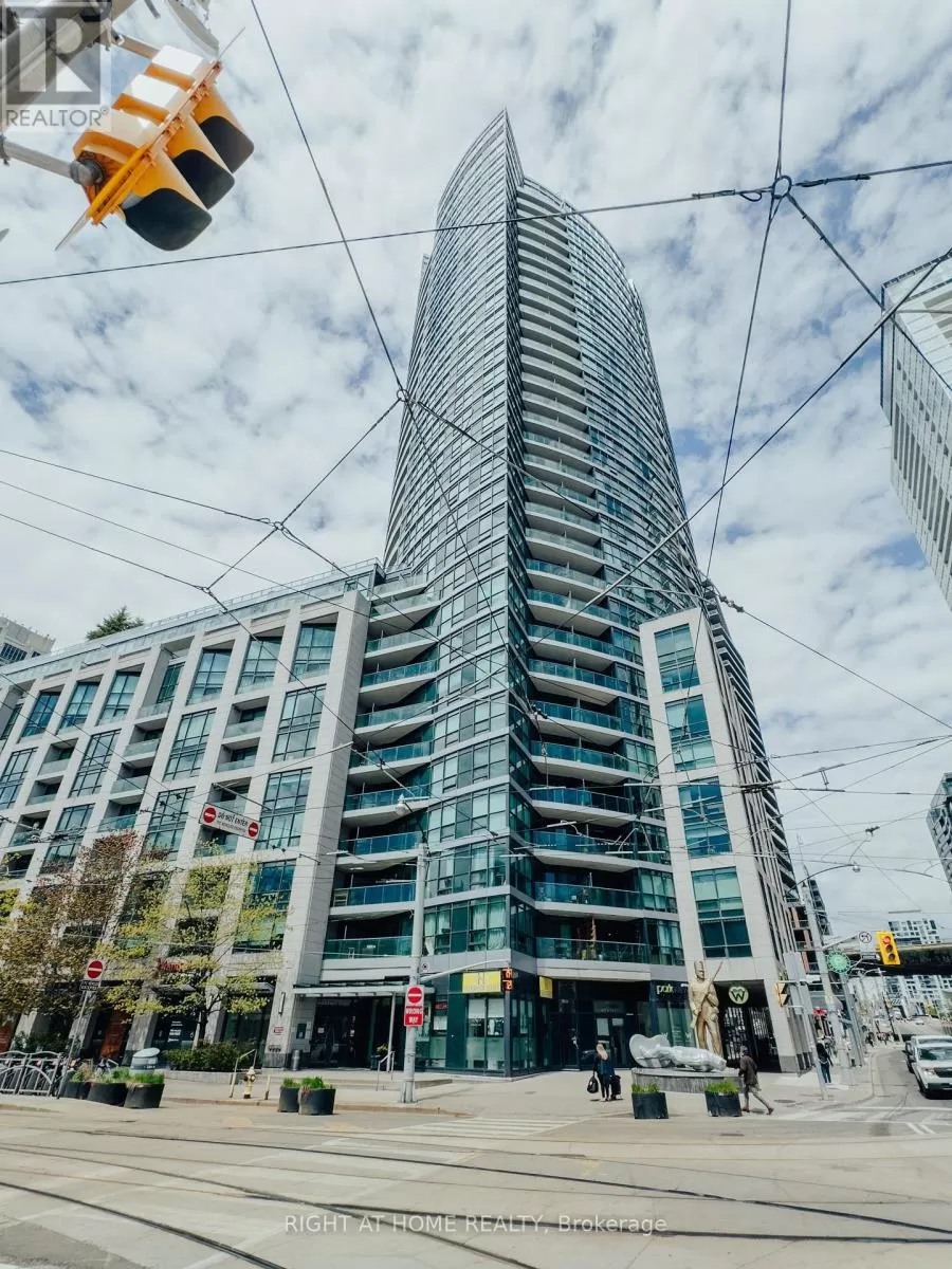 Apartment for rent: 735 - 600 Fleet Street, Toronto, Ontario M5V 1B7