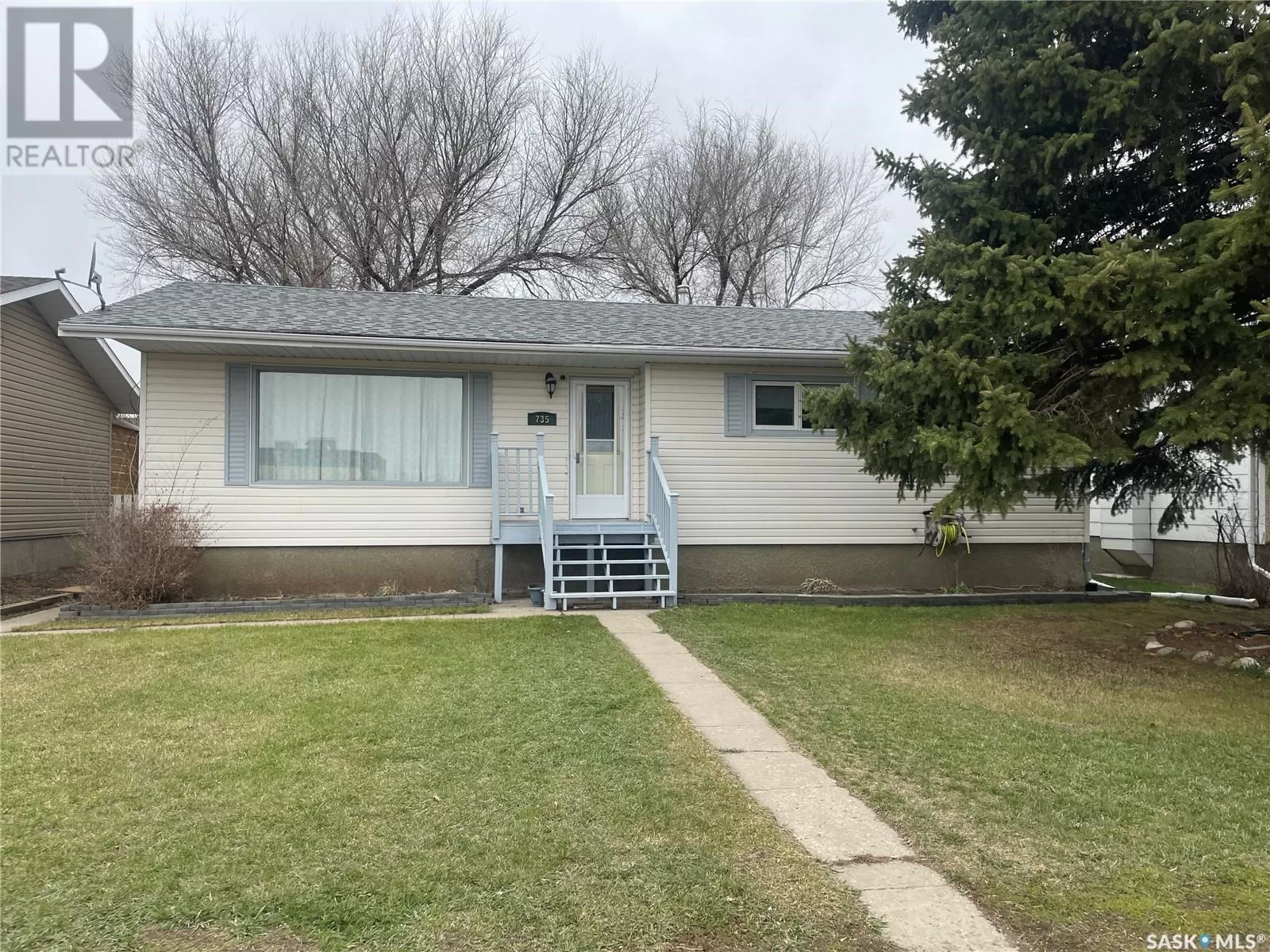 House for rent: 735 Jasper Street, Maple Creek, Saskatchewan S0N 1N0