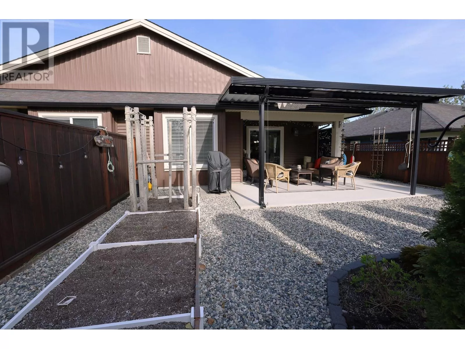 Duplex for rent: 741 Gerussi Lane, Gibsons, British Columbia V0N 1V7
