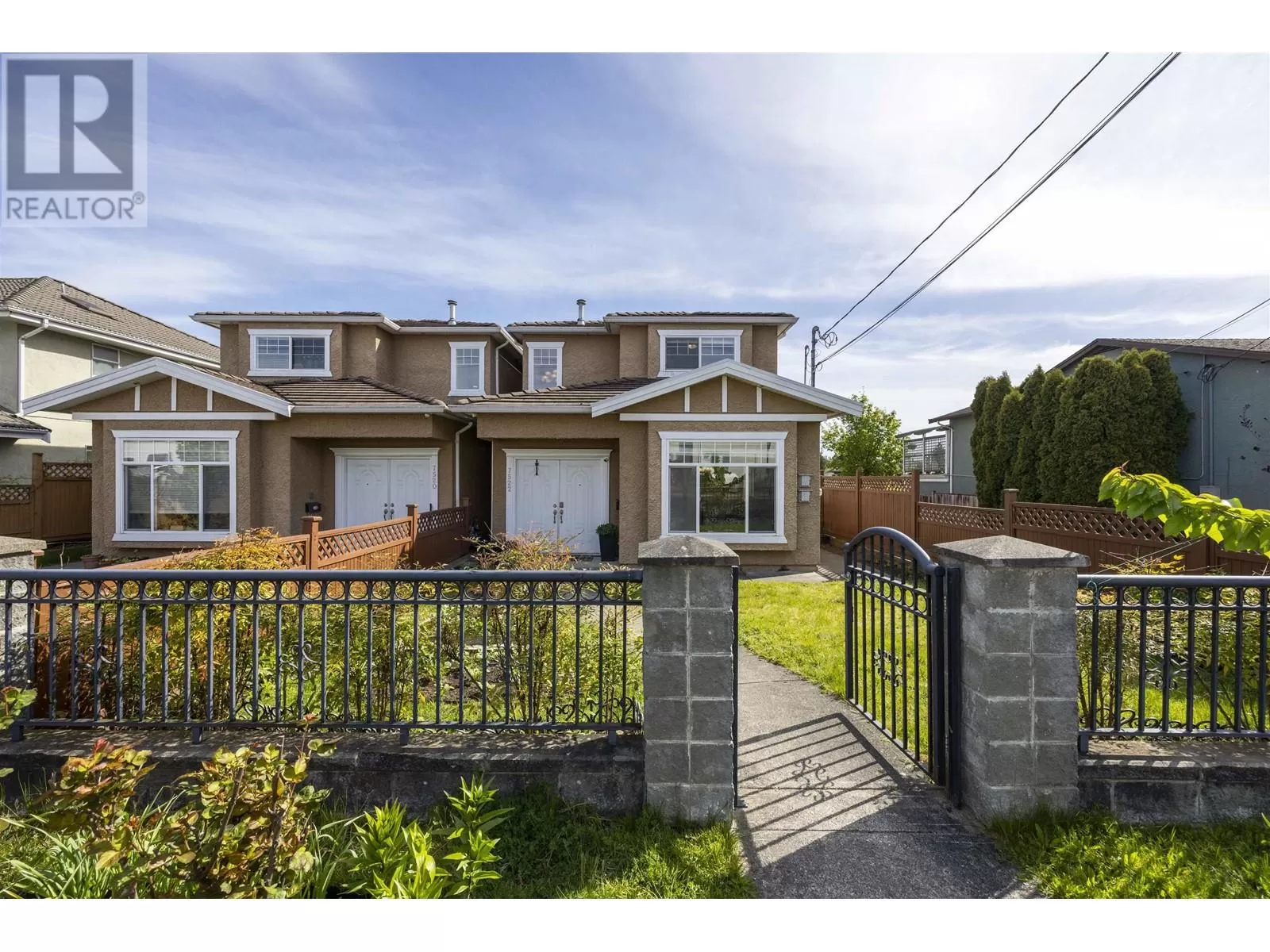 Duplex for rent: 7522 1st Street, Burnaby, British Columbia V3N 3T2