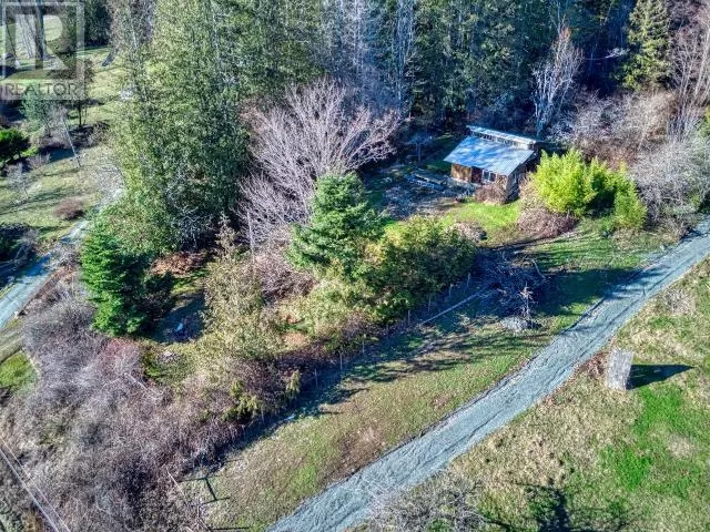 7531 Southview Road, Powell River, British Columbia V8A 4Z3