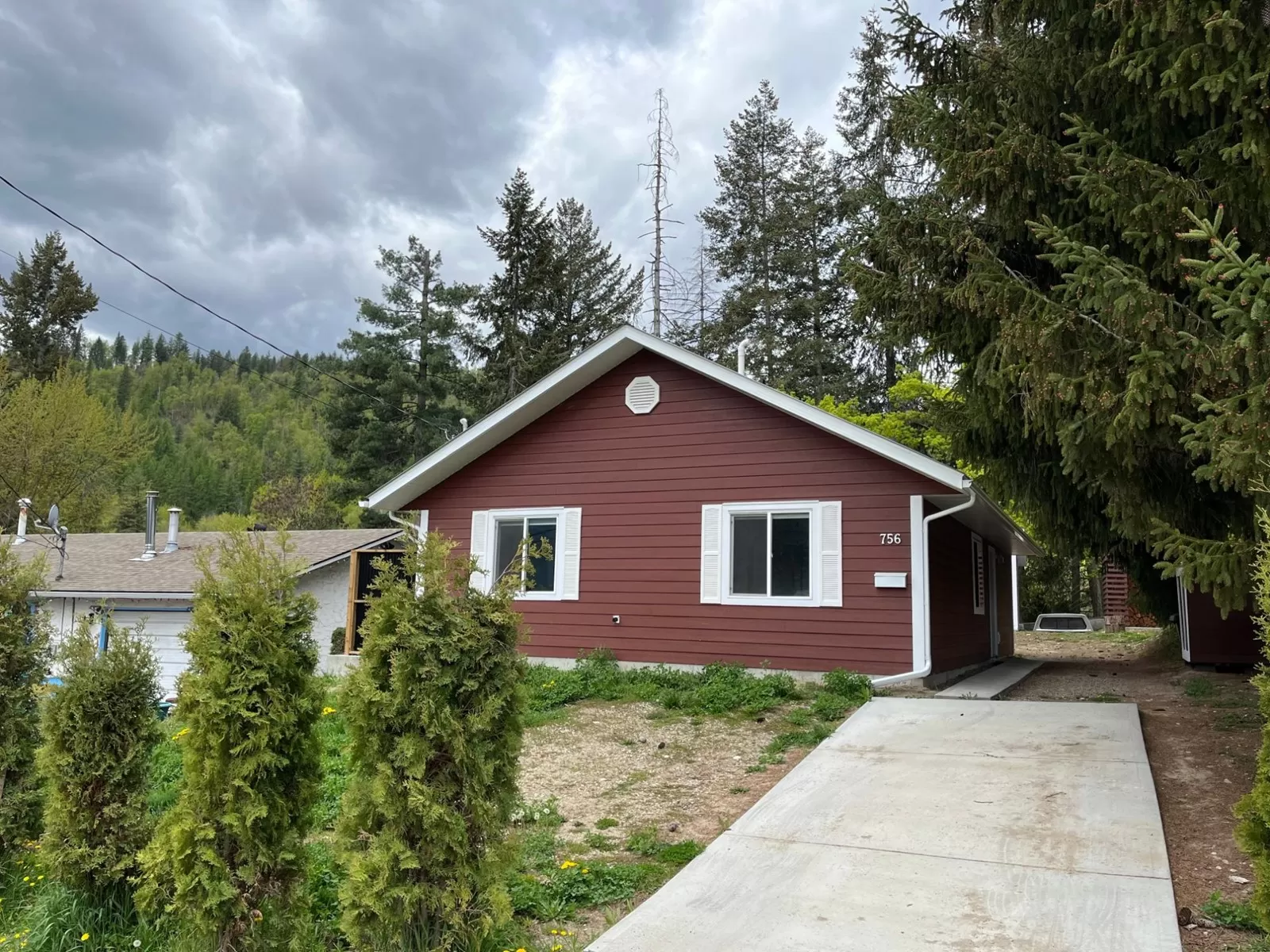 House for rent: 756 10th Avenue, Castlegar, British Columbia V1N 1K9