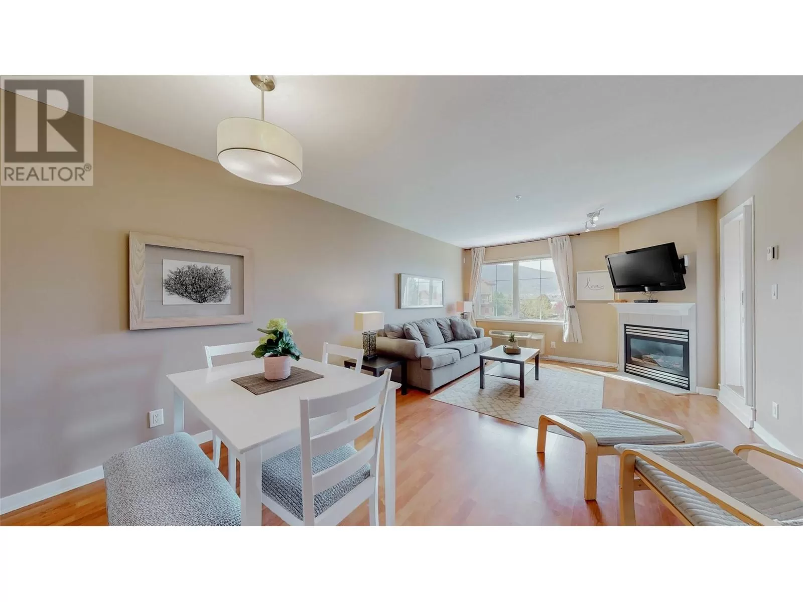 Apartment for rent: 7600 Cottonwood Drive Unit# 305, Osoyoos, British Columbia V0H 1V3