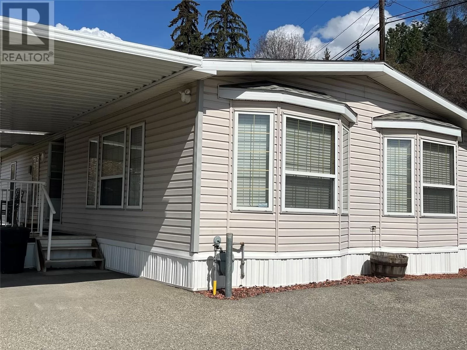 Manufactured Home for rent: 7611 Pleasant Valley Road, Vernon, British Columbia V1B 3R7