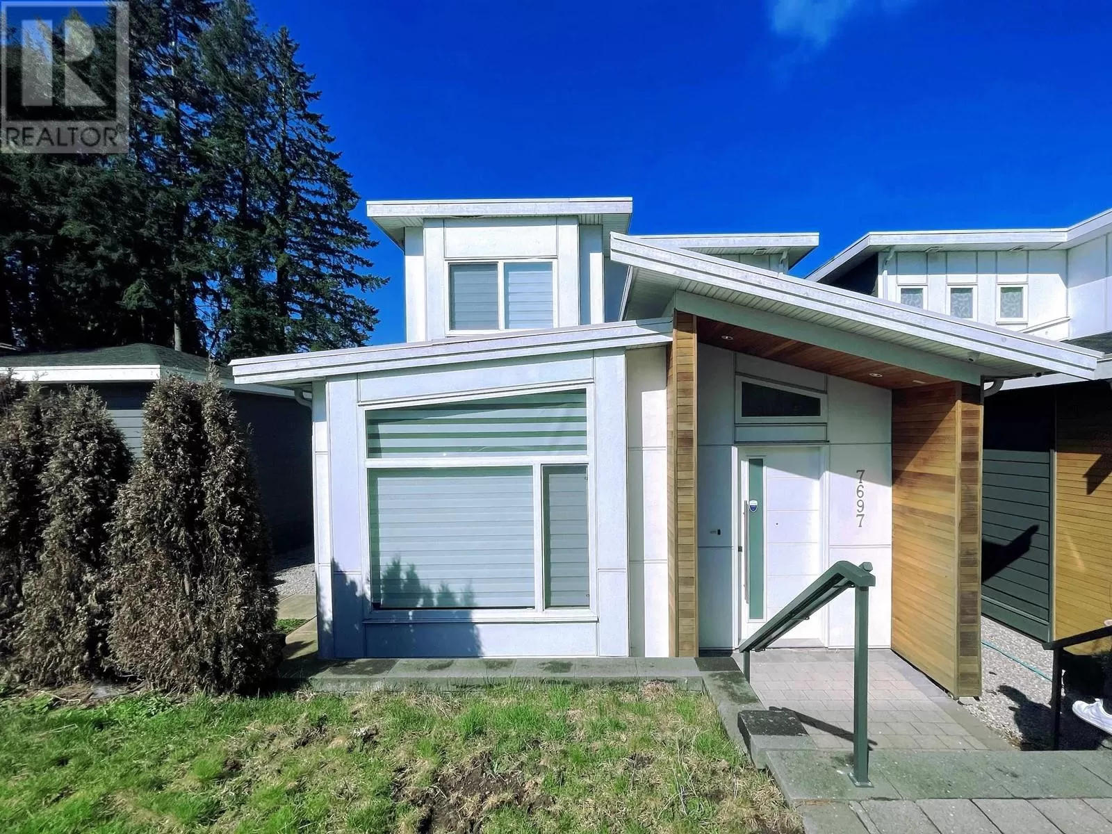 Duplex for rent: 7697 Ulster Street, Burnaby, British Columbia V5E 2G1