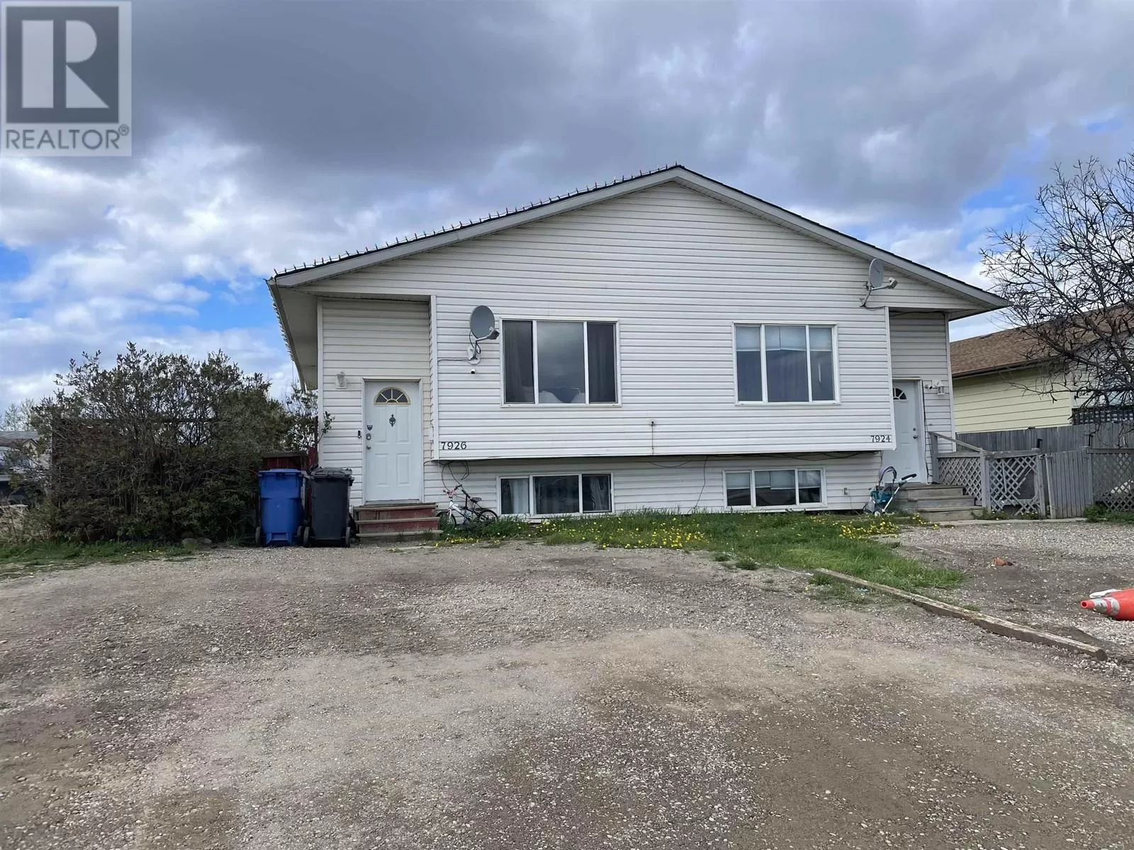 Duplex for rent: 7926 89 Avenue, Fort St. John, British Columbia V1J 6E8