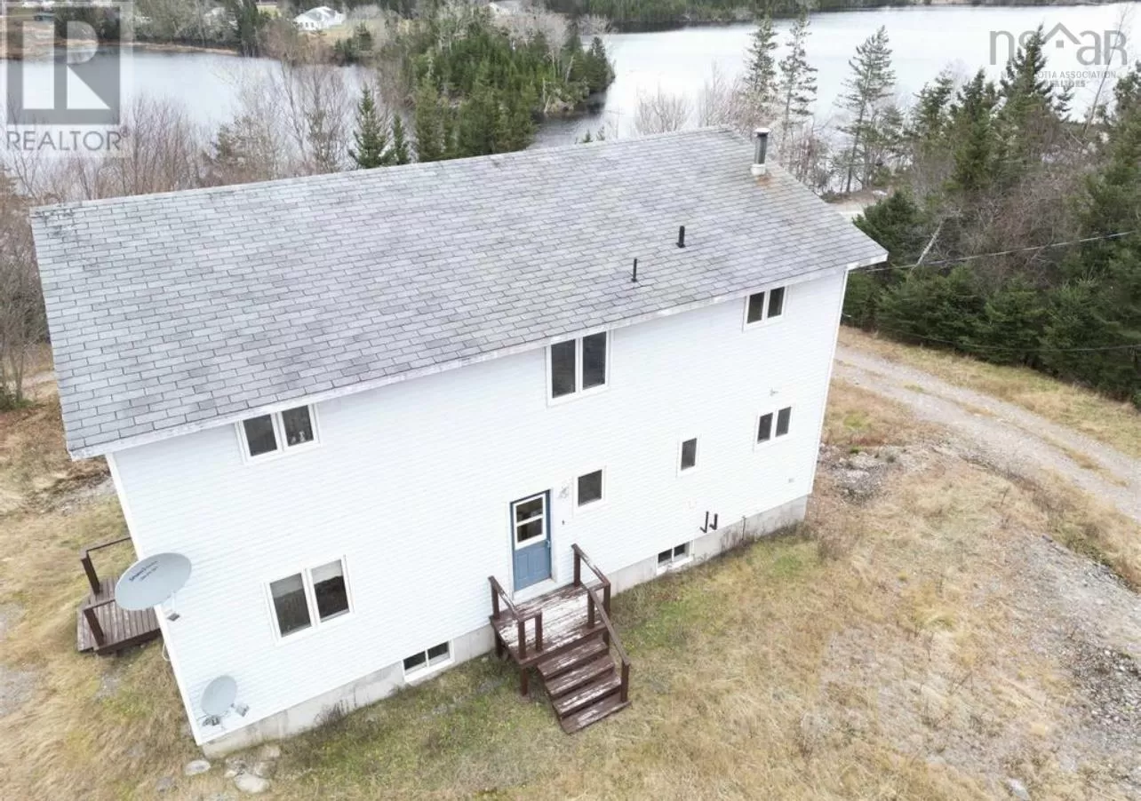 House for rent: 795 West Side Indian Harbour Lake Road, Indian Harbour, Nova Scotia B0J 3C0