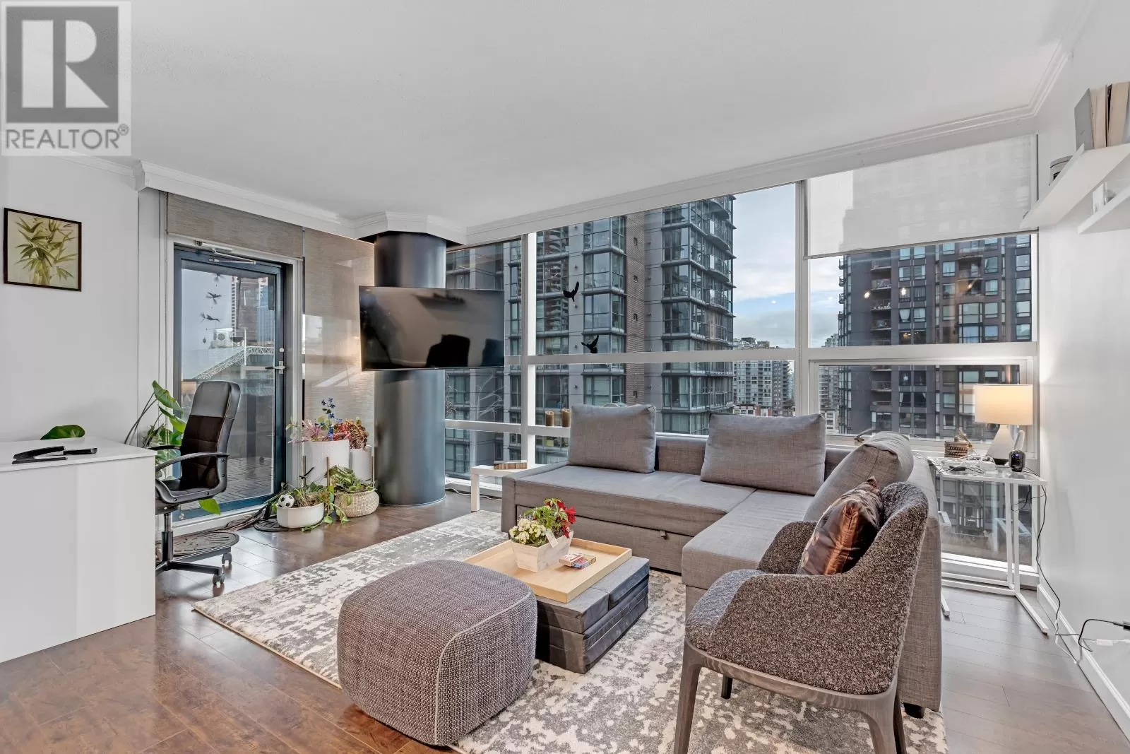 Apartment for rent: 7x8 1050 Burrard Street, Vancouver, British Columbia V6Z 2S3