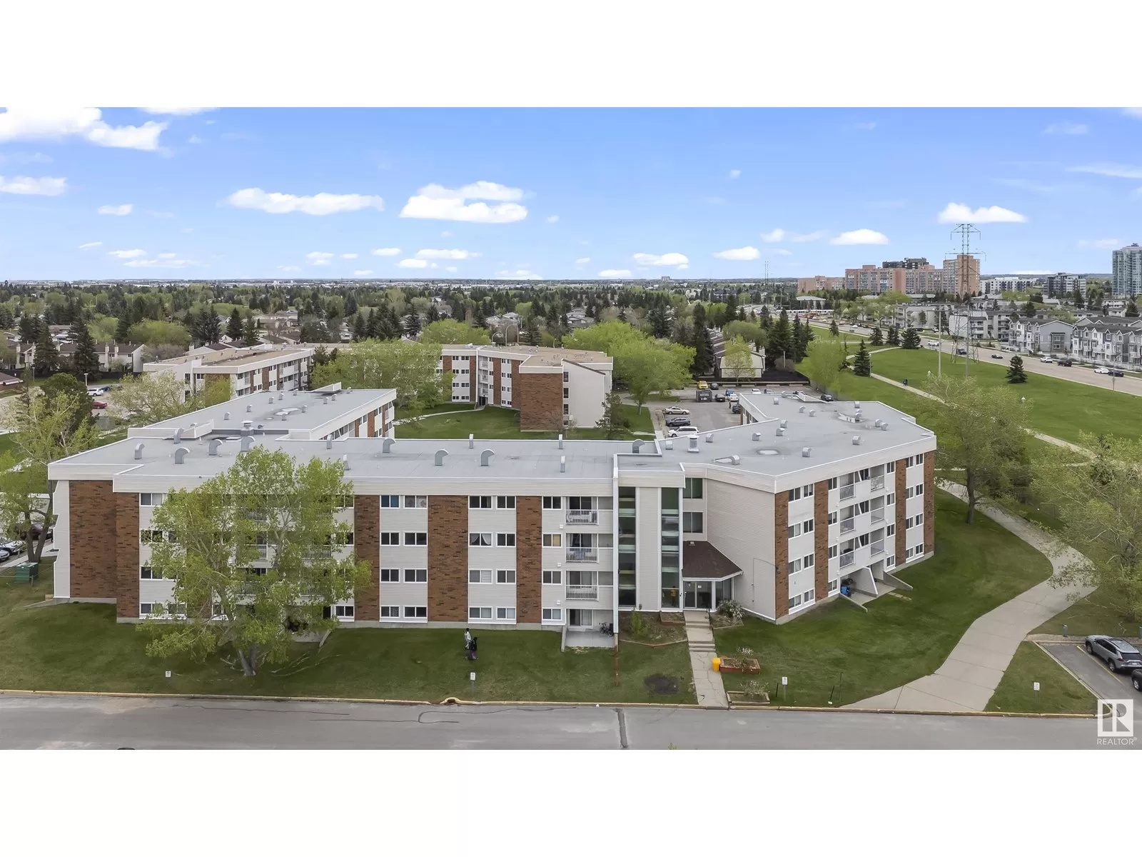 Apartment for rent: #8 11265 31 Av Nw, Edmonton, Alberta T6J 3V7