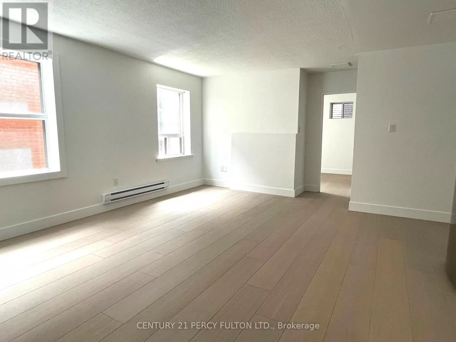 Apartment for rent: 8 - 2373 Bloor Street W, Toronto, Ontario M6S 1P6