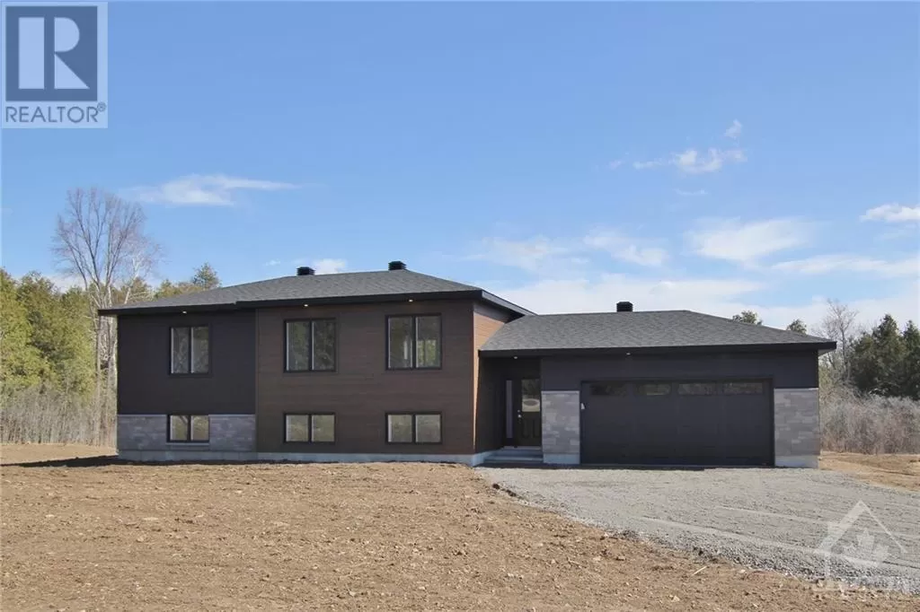House for rent: 807 Pine Grove Road, Lanark Highlands, Ontario K0G 1K0