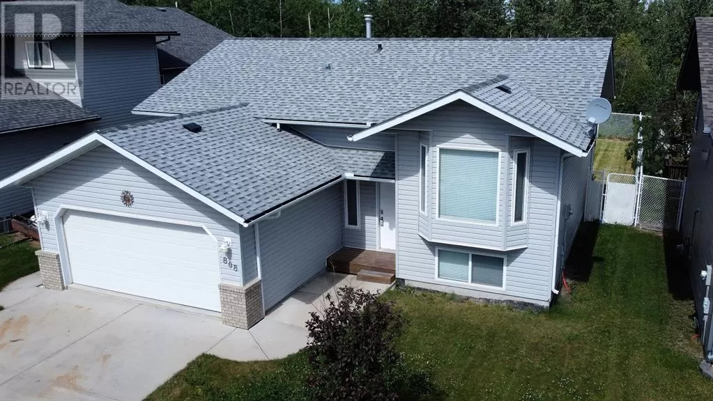 House for rent: 808 10 Street, Fox Creek, Alberta T0H 1P0