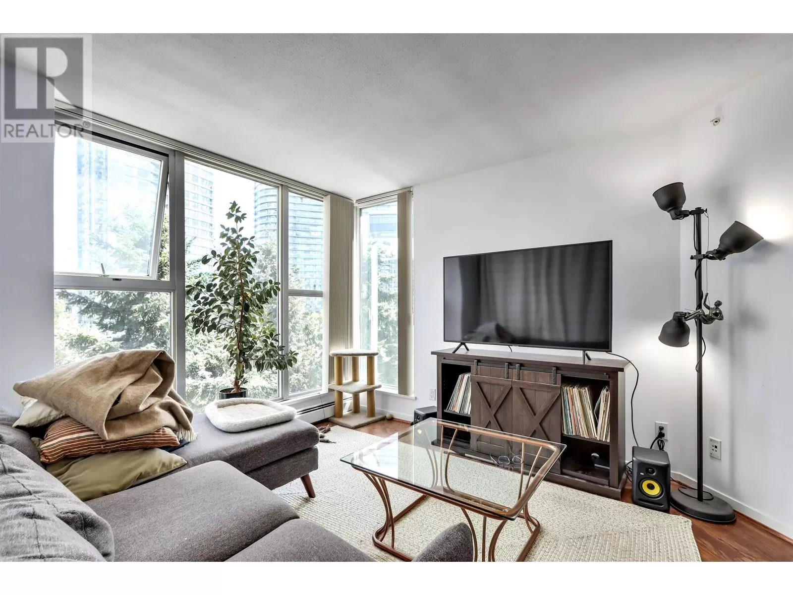 Apartment for rent: 808 1009 Expo Boulevard, Vancouver, British Columbia V6Z 2V9