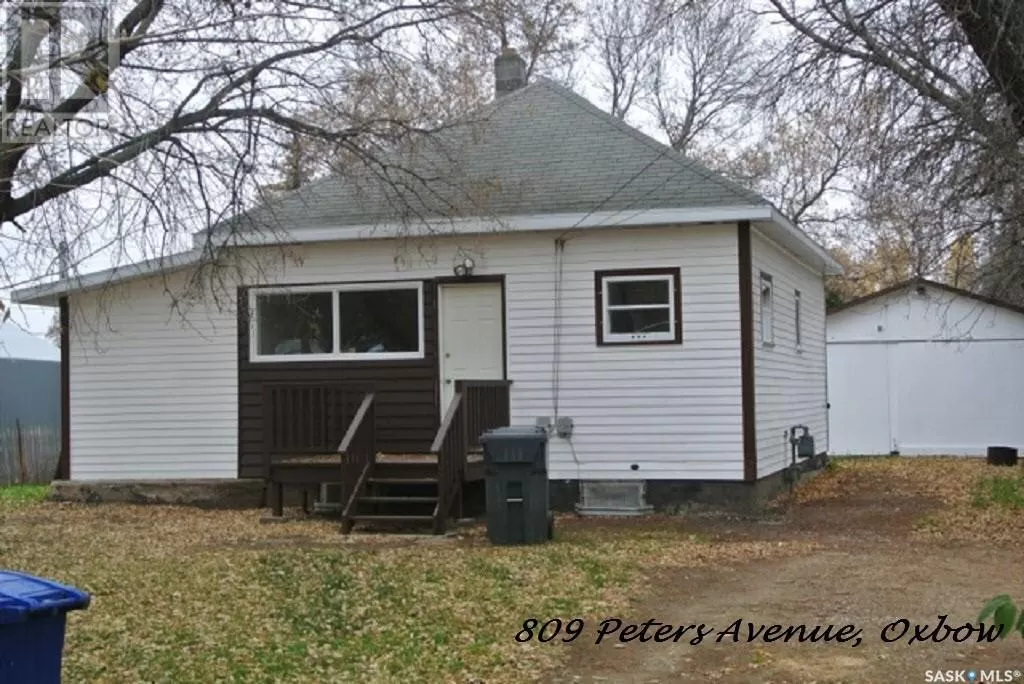 House for rent: 809 Peters Avenue, Oxbow, Saskatchewan S0C 2B0