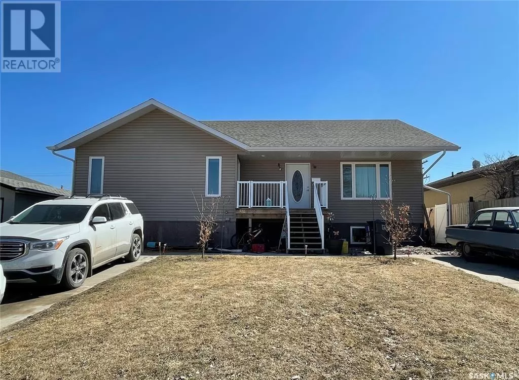 House for rent: 810 Centre Street, Meadow Lake, Saskatchewan S9X 1G3