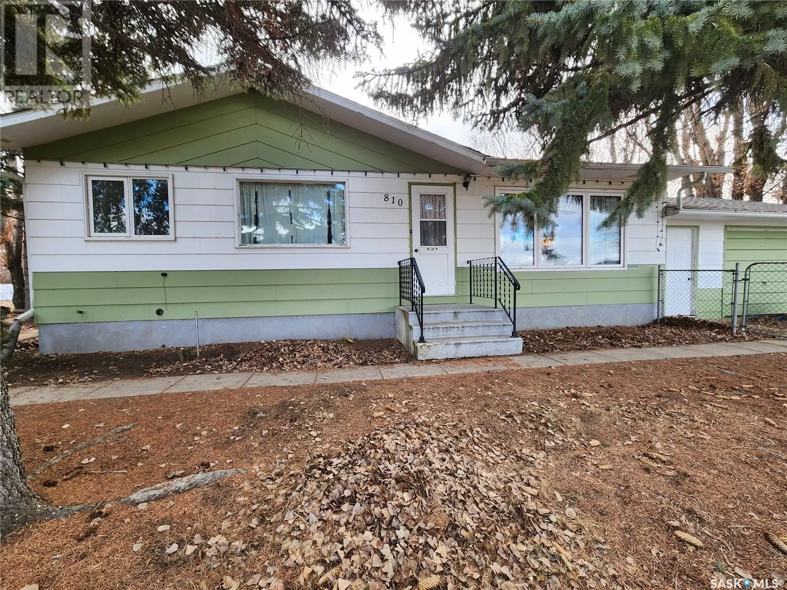 House for rent: 810 Healy Avenue, Radville, Saskatchewan S0C 2G0