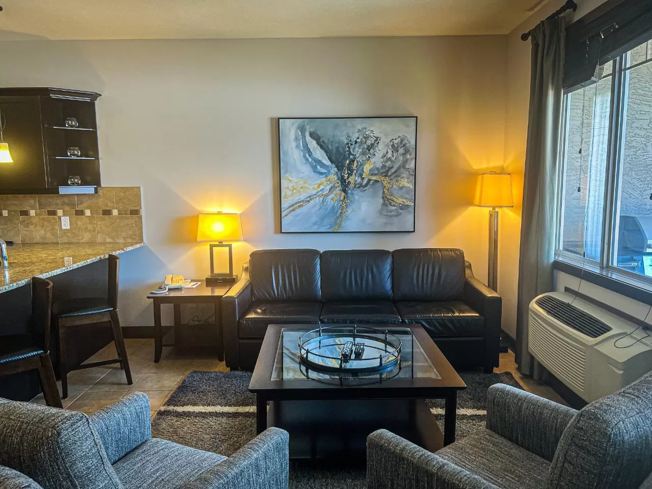 Apartment for rent: 812d - 800 Bighorn Boulevard, Radium Hot Springs, British Columbia V0A 1M0