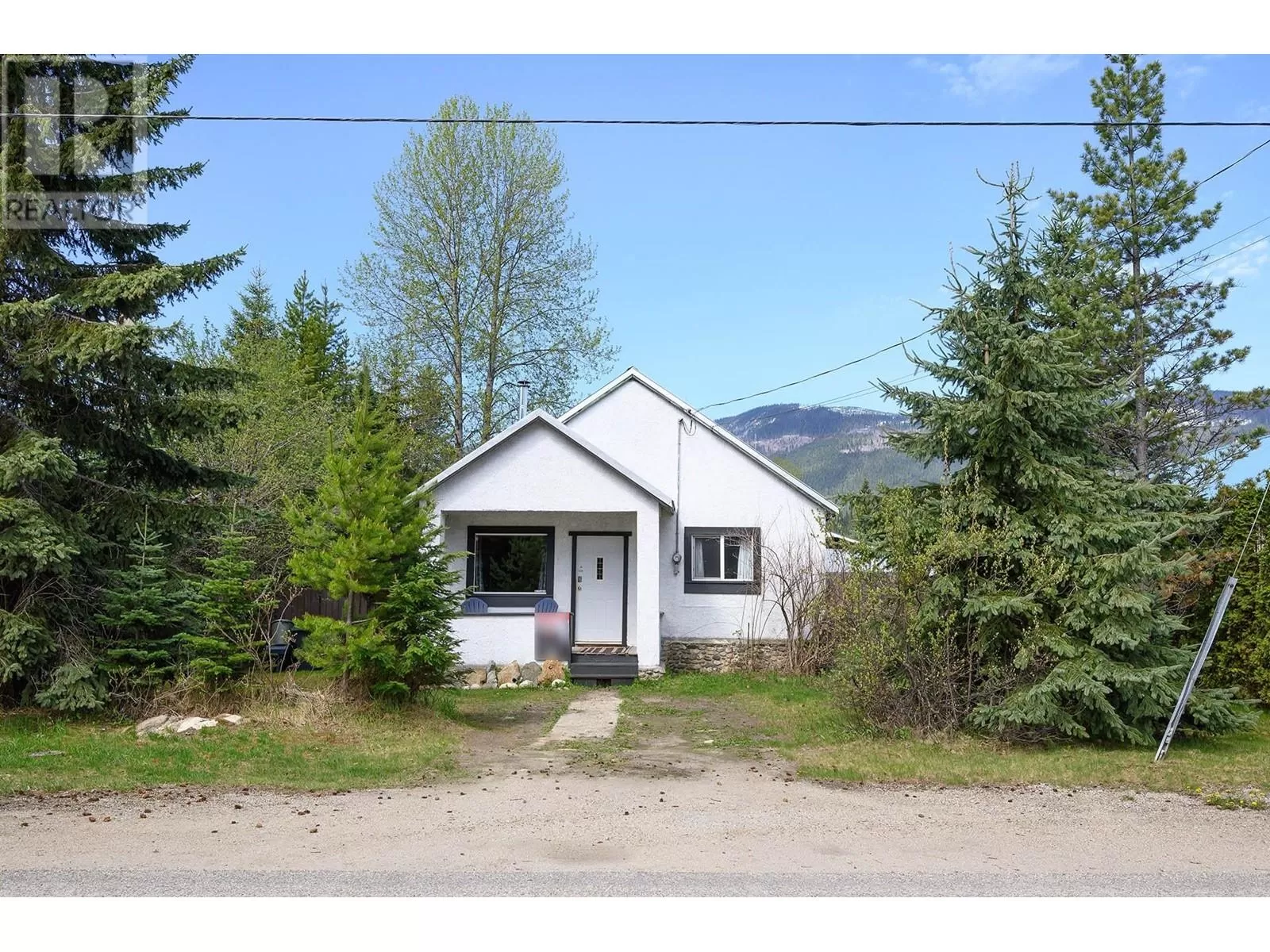 House for rent: 817 Main Street, Blue River, British Columbia V0E 1J0