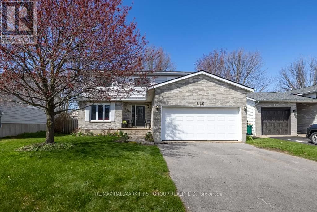 House for rent: 820 Cataraqui Woods Dr, Kingston, Ontario K7P 2P9