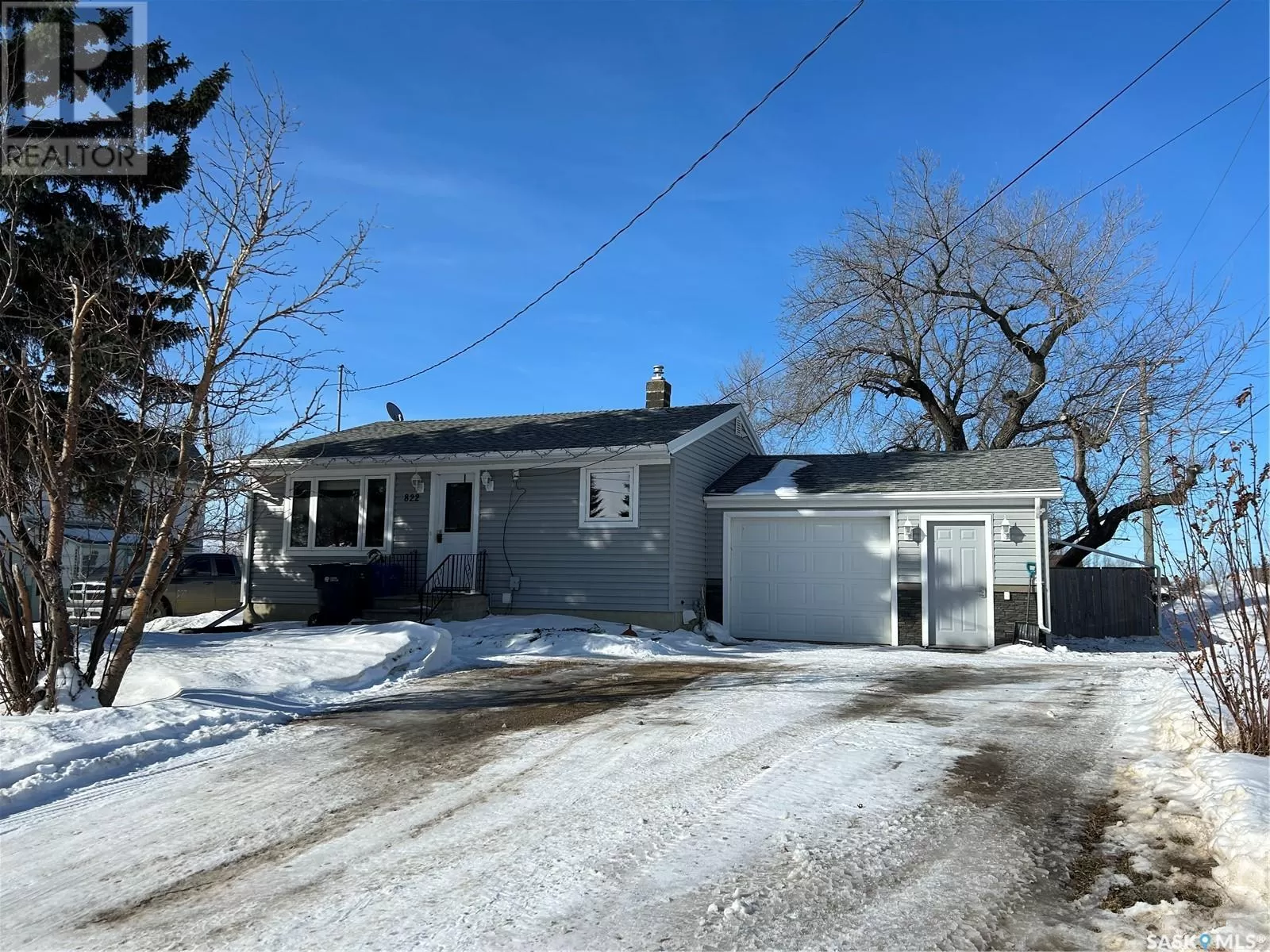 House for rent: 822 Main Street, Oxbow, Saskatchewan S0C 2B0