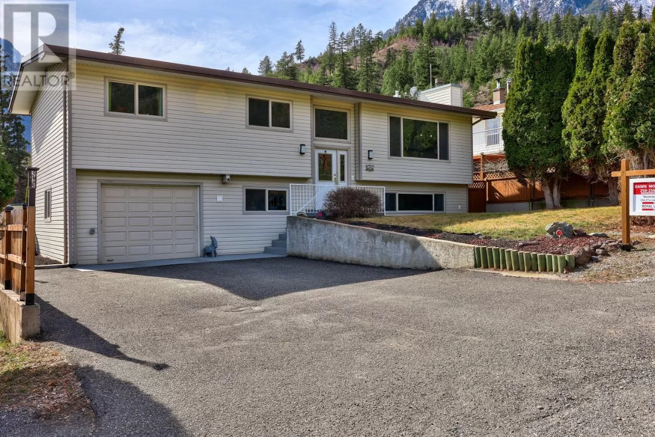 House for rent: 828 Eagleson Cres, Lillooet, British Columbia V0K 1V0